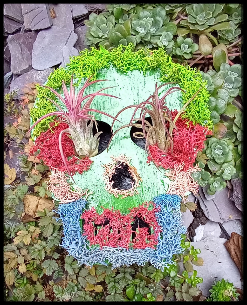 Light up mossy skull
