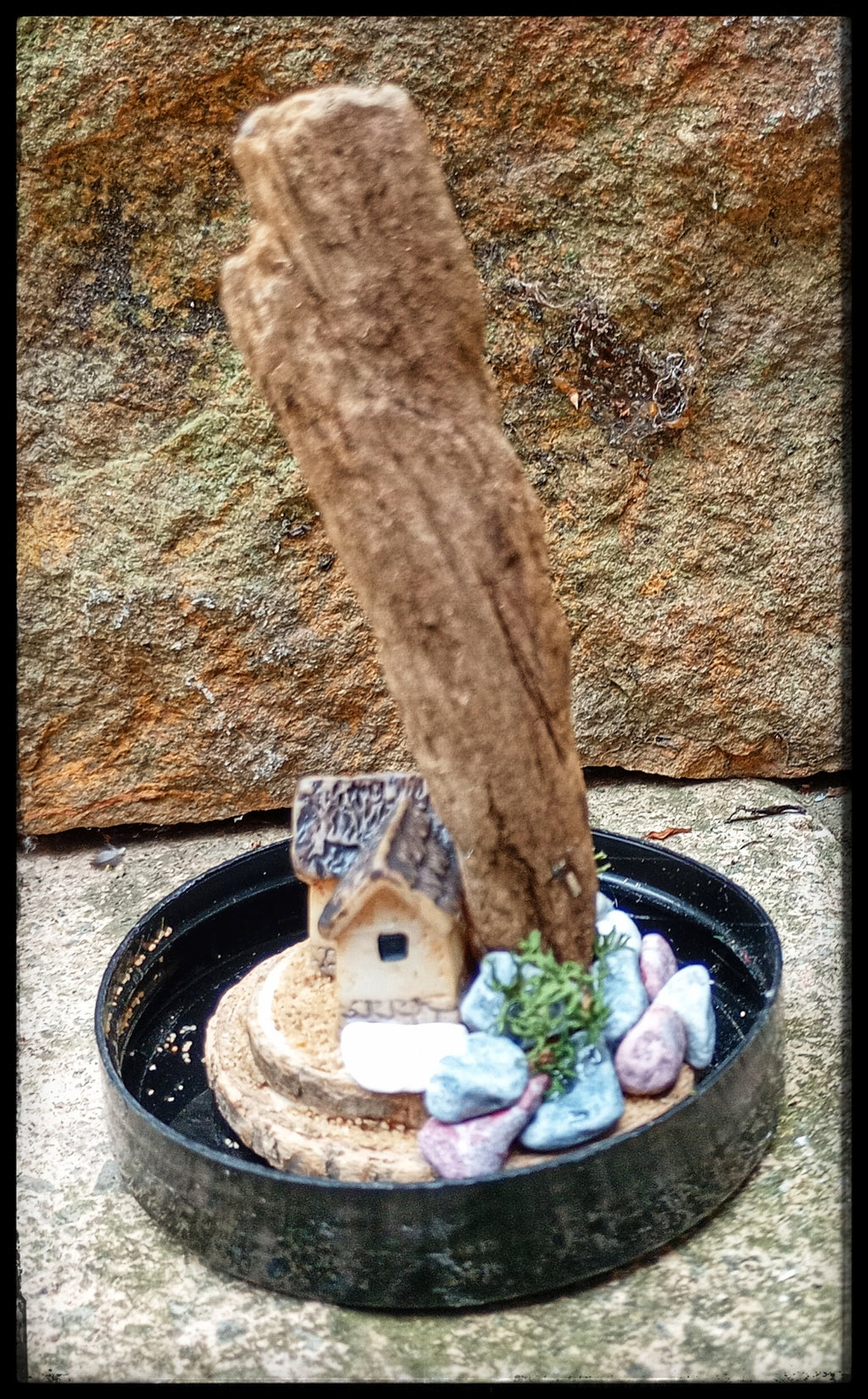House on the Rocks in cloche